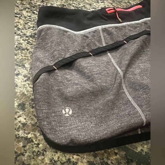 Lulu lemon running shorts speed up low rise - Picture 8 of 9